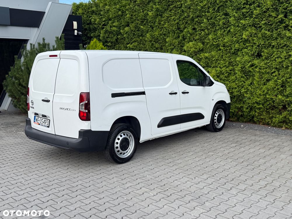 Toyota Proace City - 10