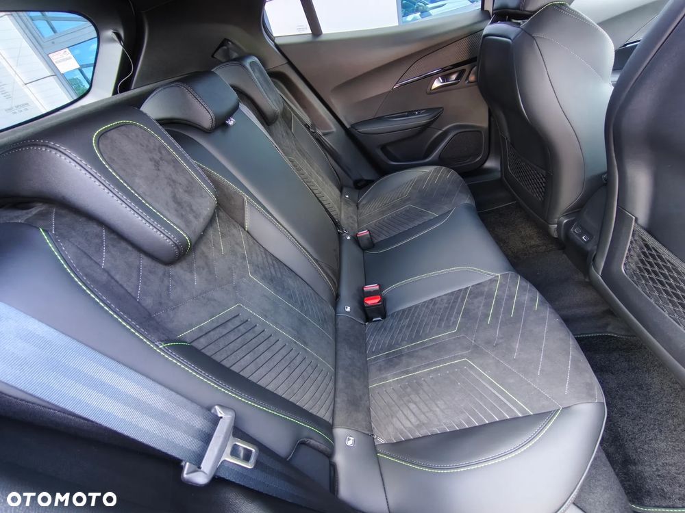 Peugeot 2008 PureTech mHEV GT Exclusive e-DCS6 - 19