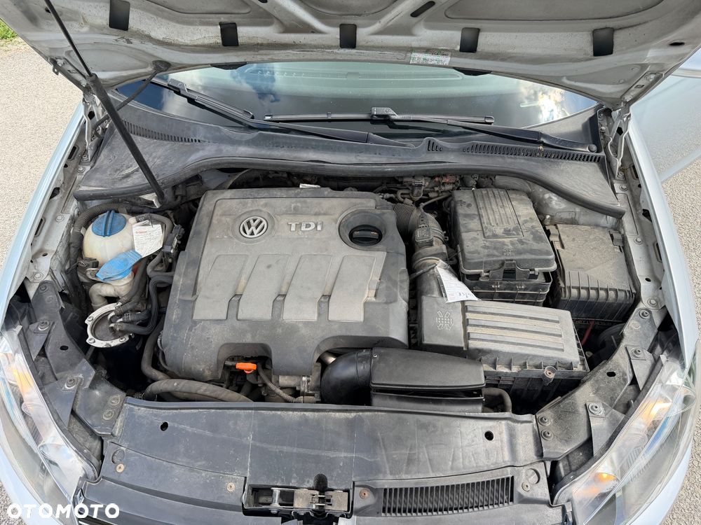Volkswagen Golf 1.6 TDI BlueMotion Technology Comfortline - 26