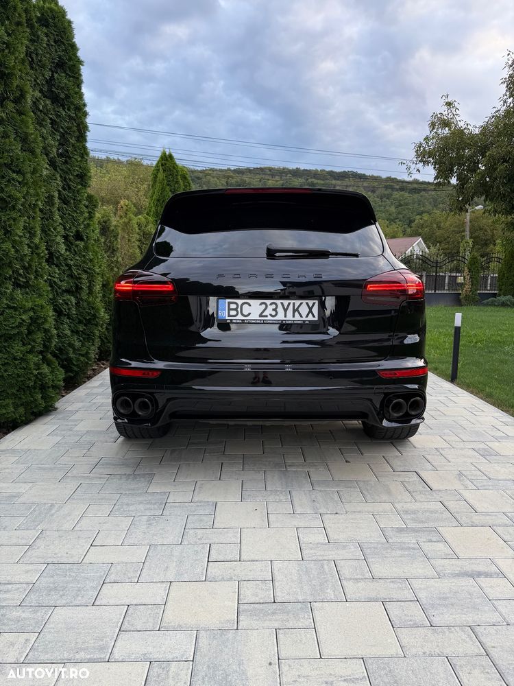 Porsche Cayenne - 5