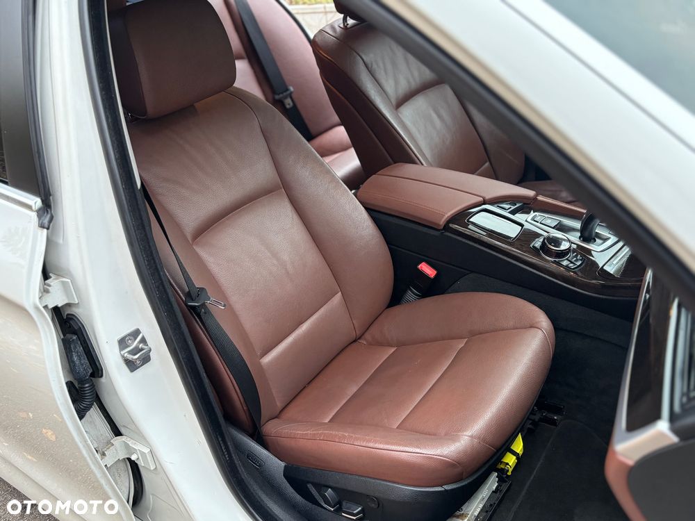 BMW Seria 5 535i - 28