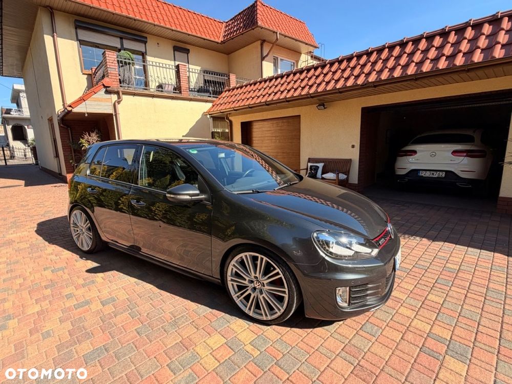 Volkswagen Golf - 10
