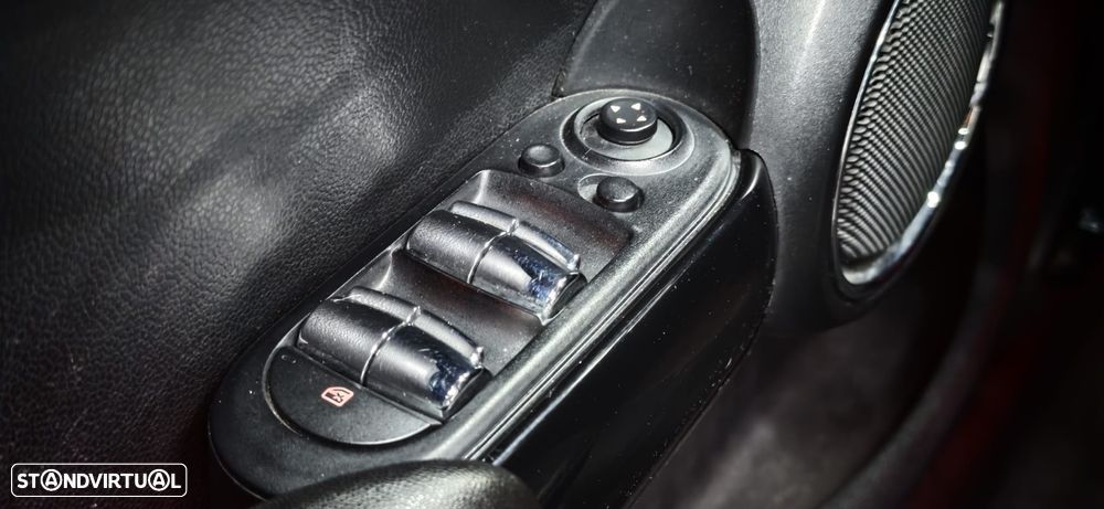 MINI 5 Portas Cooper SD Sport Aut. Seven - 29
