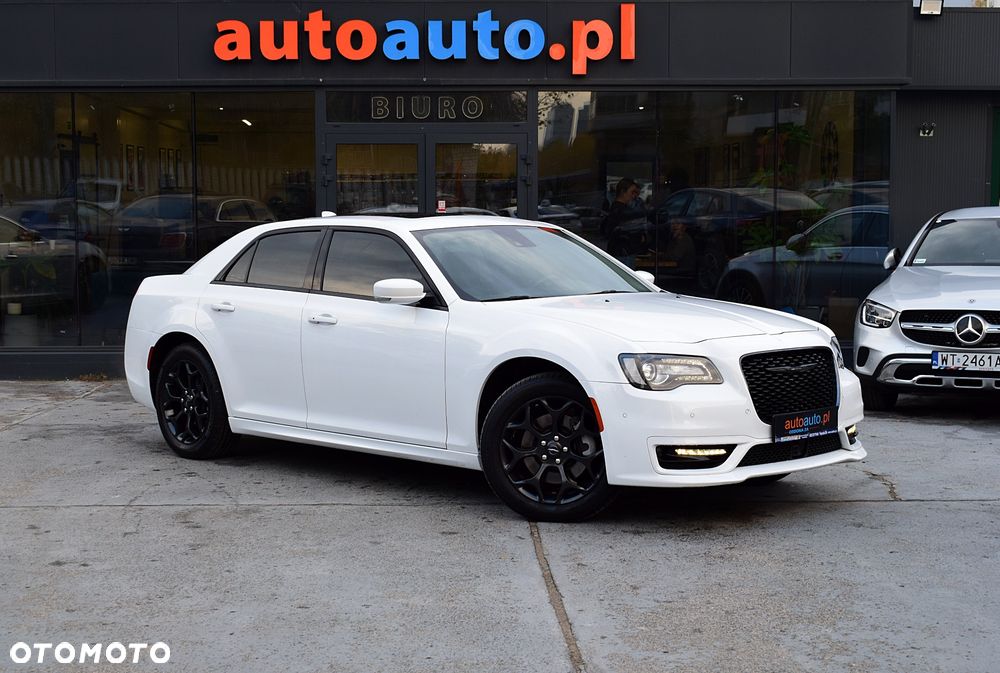 Chrysler 300 2022 photo 3