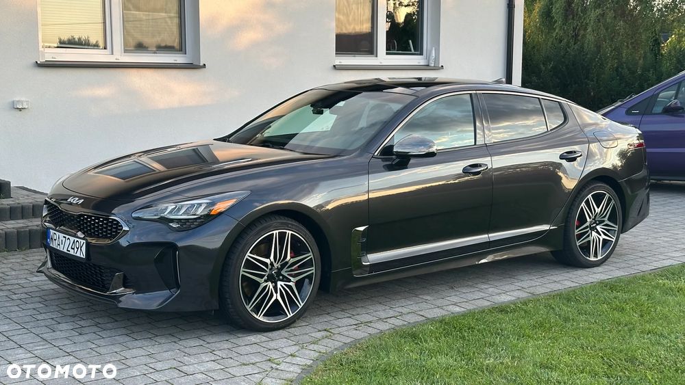 Kia Stinger - 11