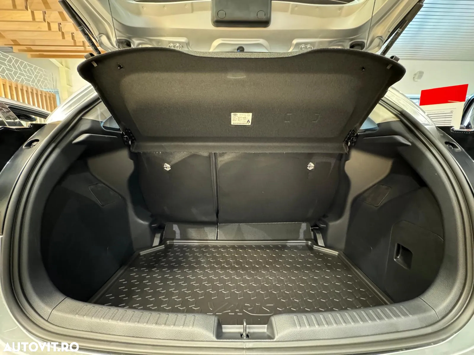 Toyota Yaris 1.5 VVT-i HSD Active - 21