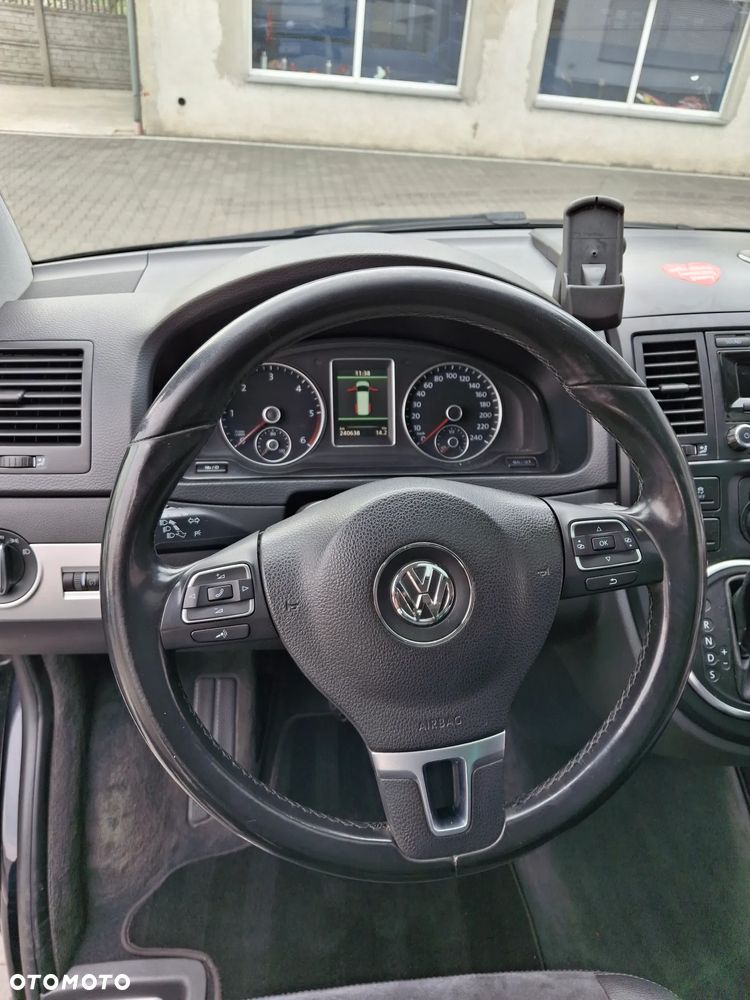 Volkswagen Multivan - 16
