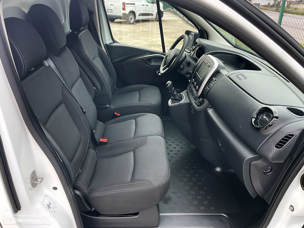 Renault Trafic 2.0 dCi IVA Dedutível - 21