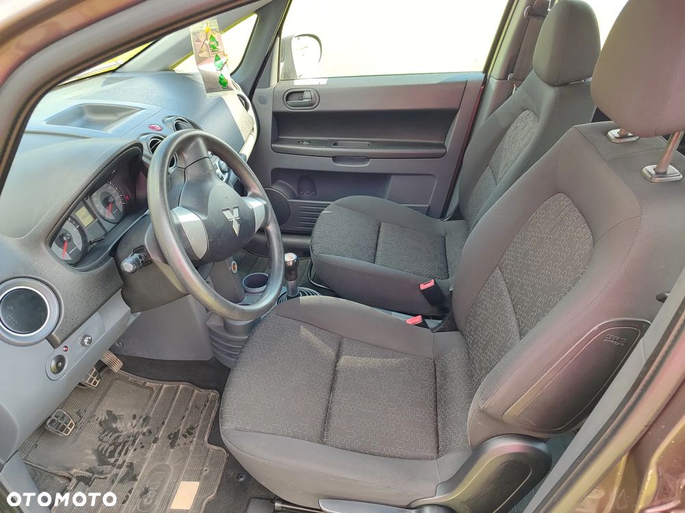 Mitsubishi Colt - 4