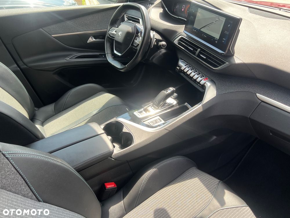 Peugeot 3008 1.2 PureTech Allure S&S EAT8 - 24