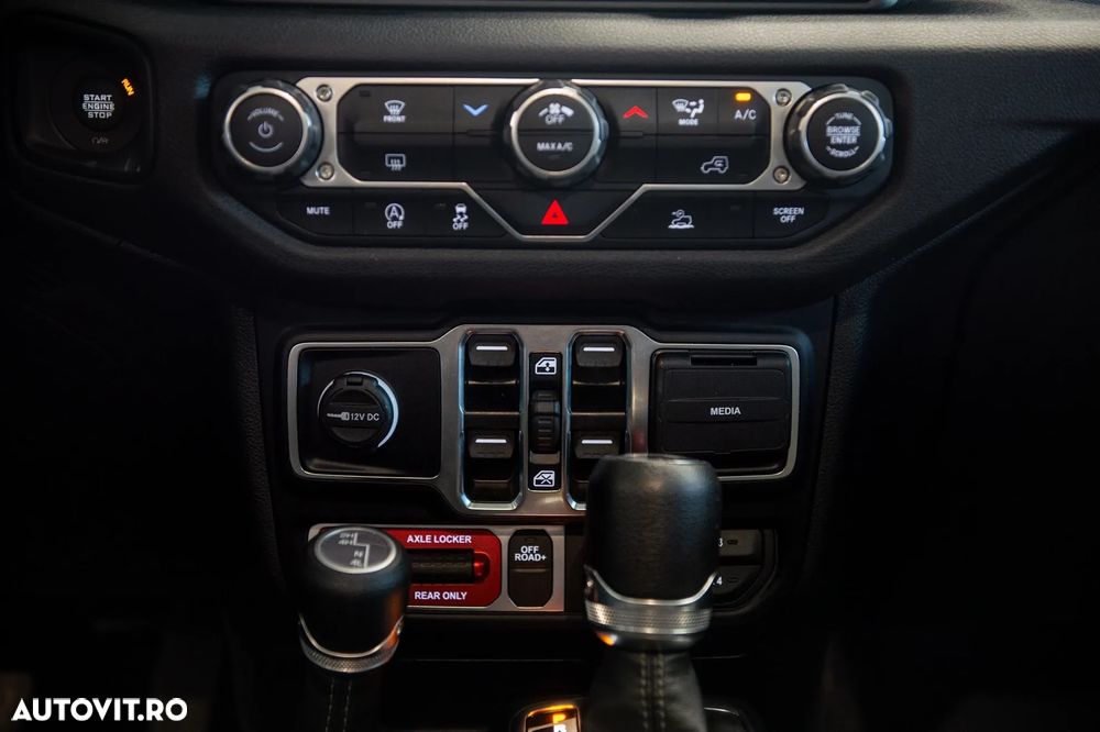 Jeep Wrangler - 33