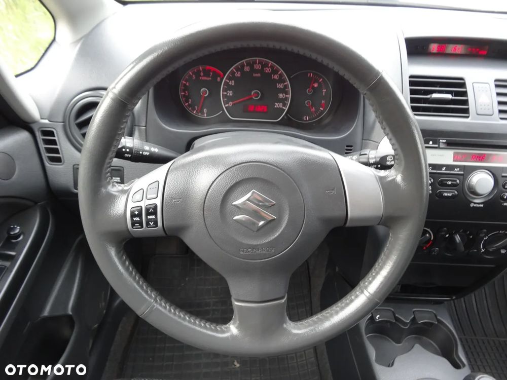 Suzuki SX4 1.6 GLX / Comfort - 24
