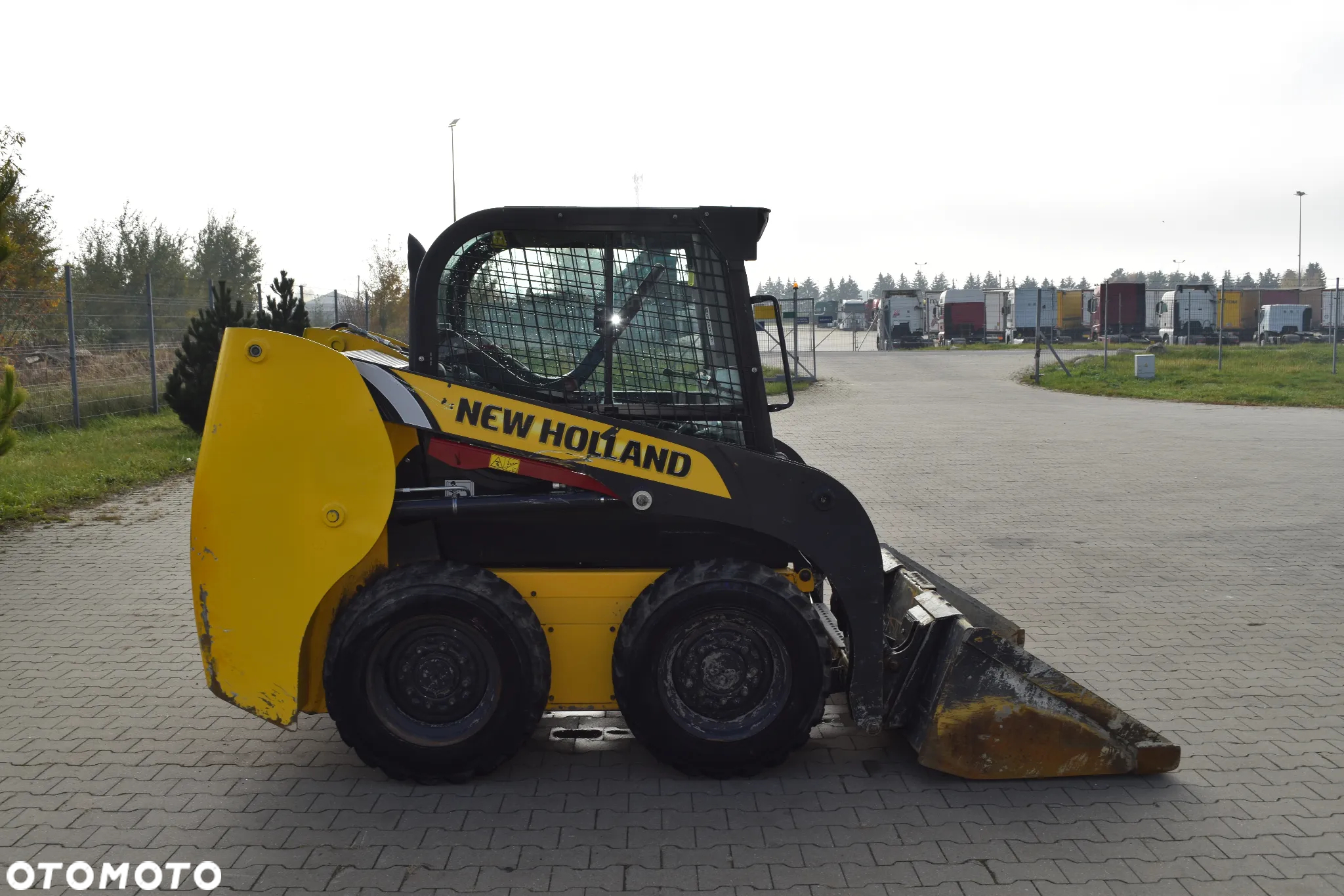 New Holland L 216 - 8
