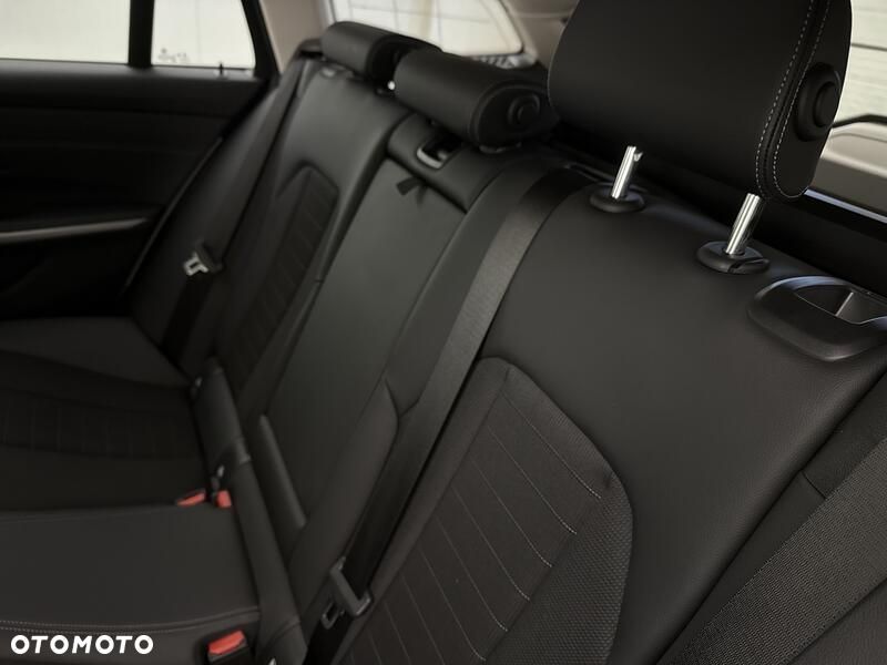 BMW Seria 3 318i - 21