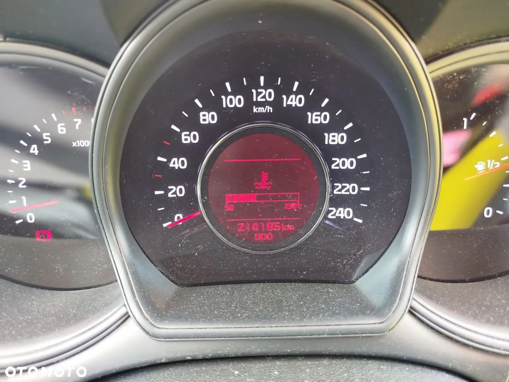 Kia Ceed 1.4 L - 5