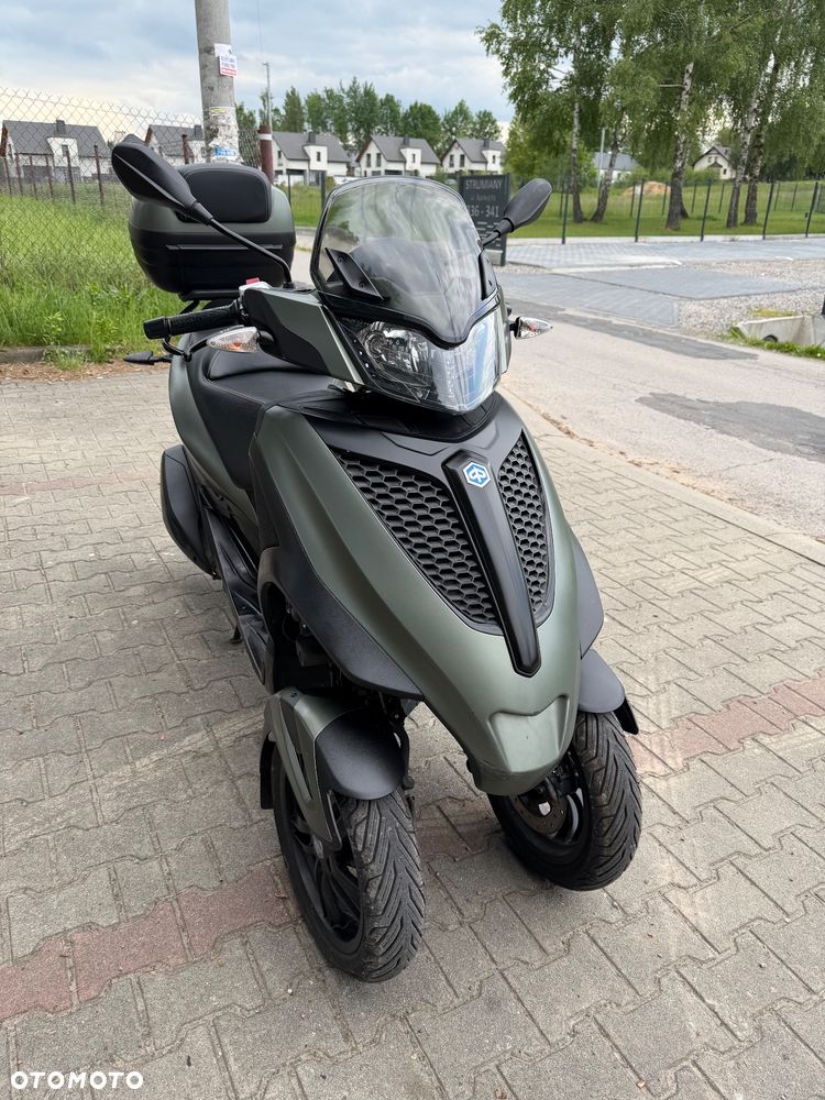 Piaggio MP-3 - 7