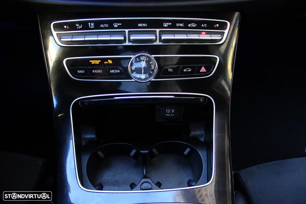Mercedes-Benz E 220 d 4Matic 9G-TRONIC AMG Line - 44