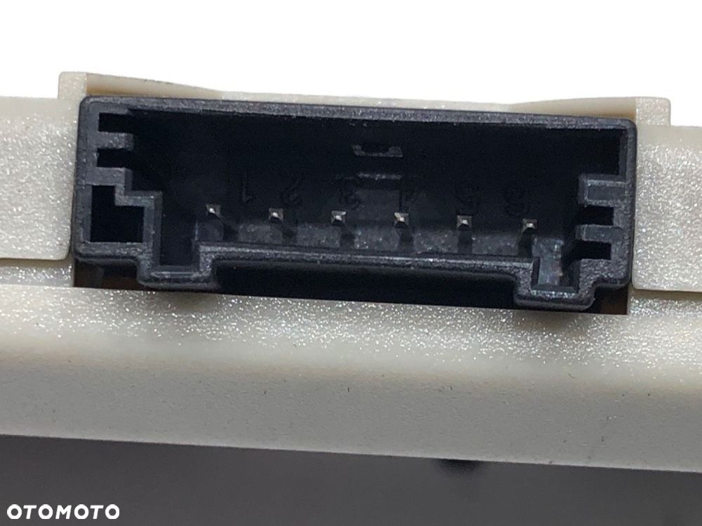 WZMACNIACZ ANTENOWY  BMW 5 (F10) 2009 - 2016 520 d xDrive 135 kW [184 KM] olej napędowy 2013 - 2014 - 3