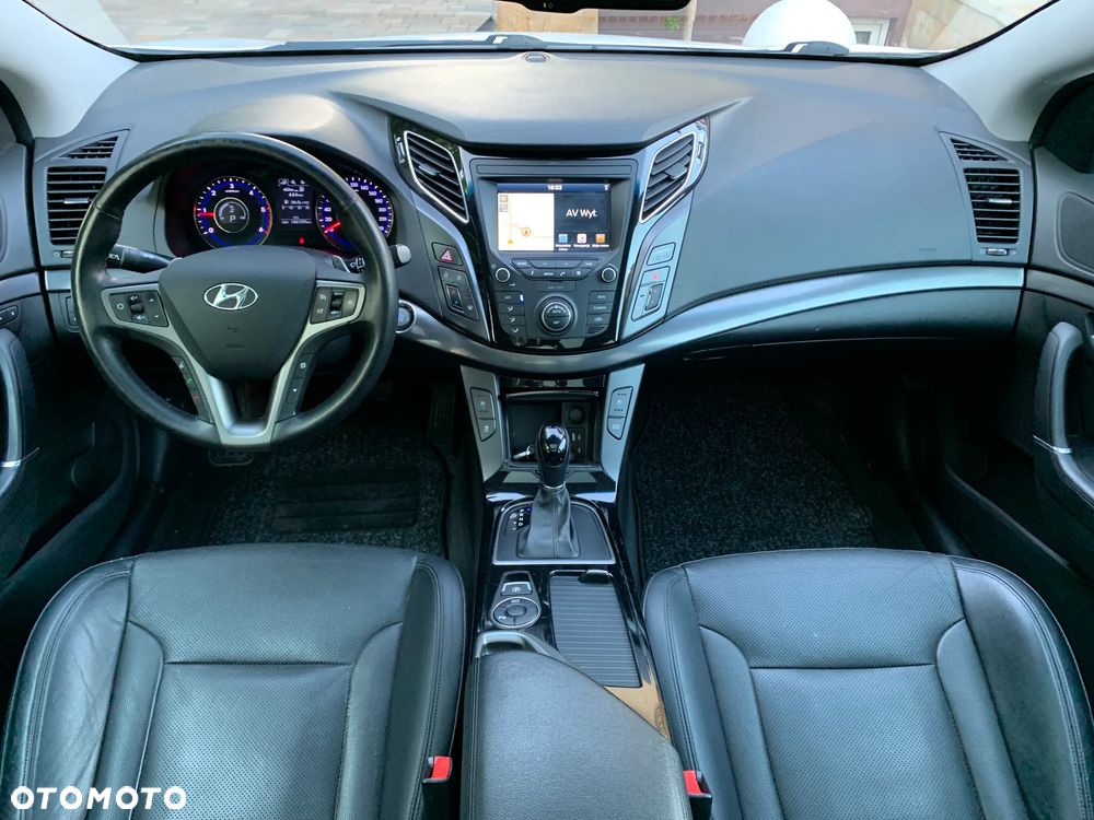 Hyundai i40 Kombi blue 1.7 CRDi DCT Premium - 14