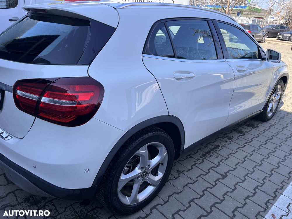 Mercedes-Benz GLA 220 d 4MATIC Aut. - 9