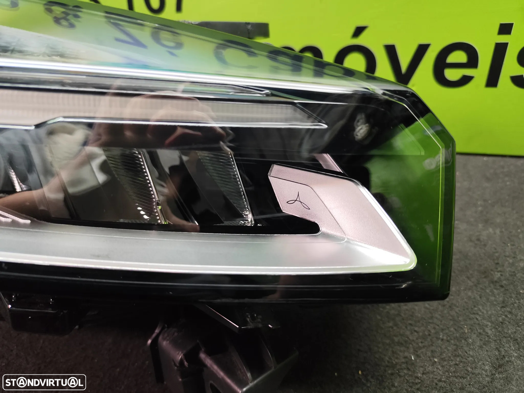 CLIO V 5 / COLT FAROL DIREITO LED - FF686 - 4