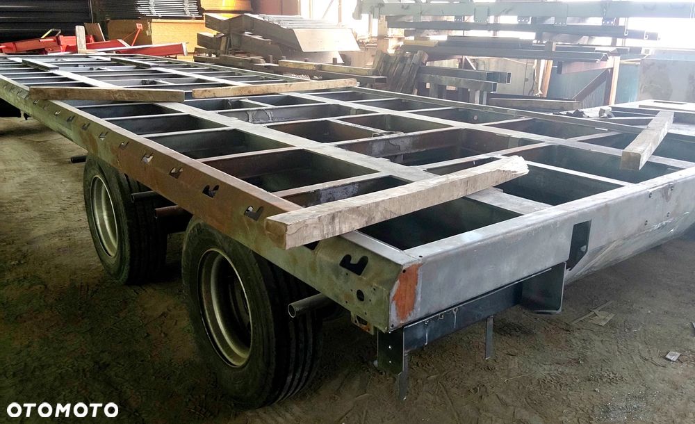 Inny PLATFORMA z NAJAZDAMI hydraulicznymi - 1