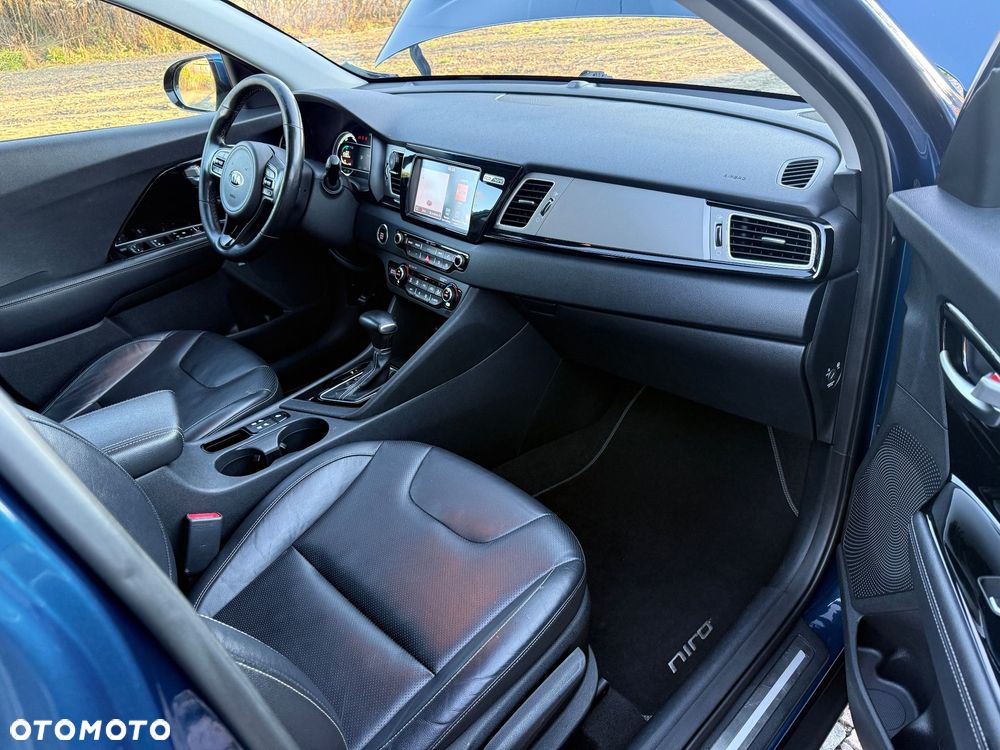 Kia Niro 1.6 GDI Hybrid L Business Line - 33