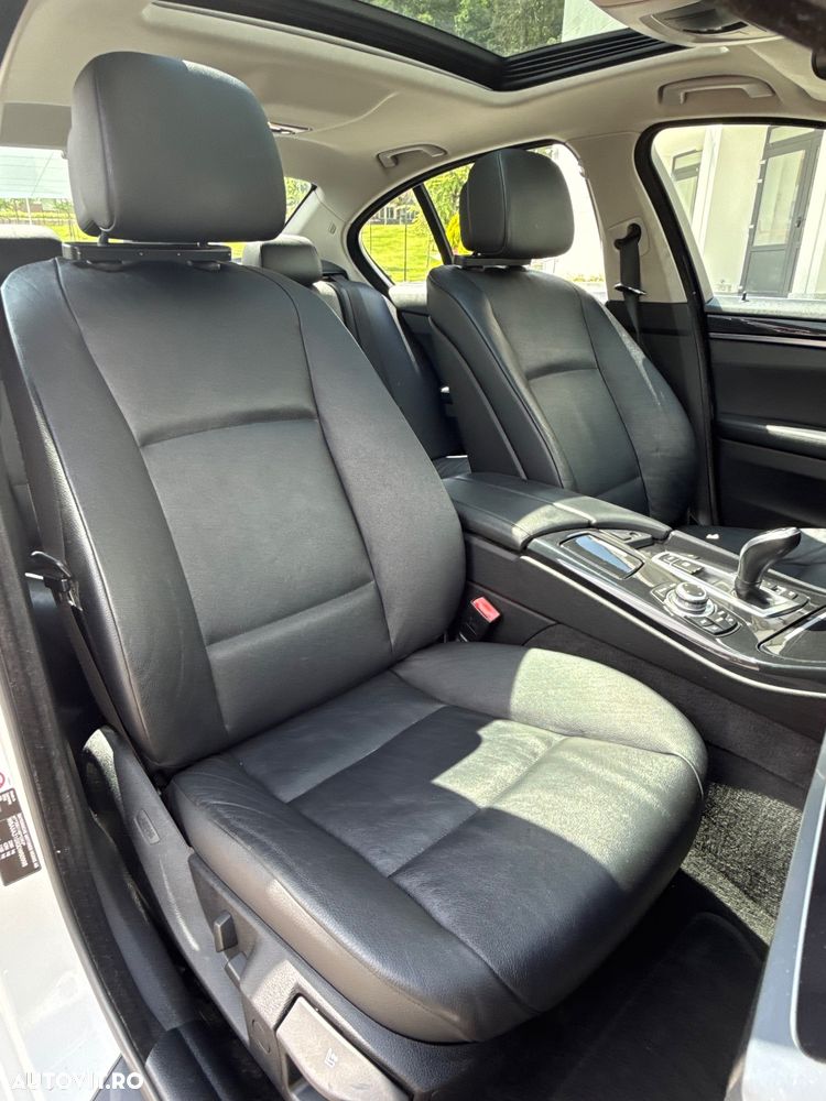 BMW Seria 5 525d Sport-Aut. - 12