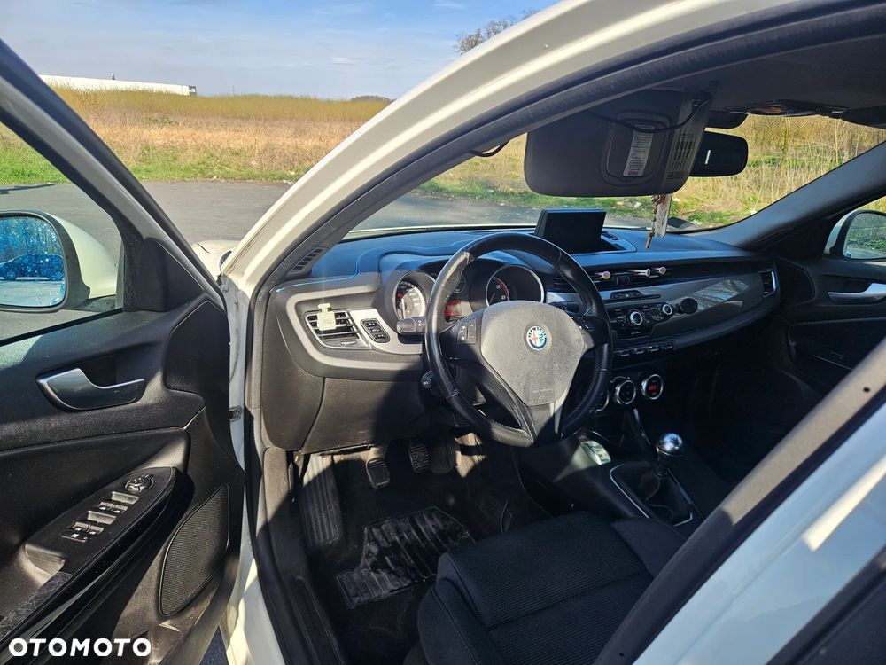 Alfa Romeo Giulietta 1.6 JTDM 16V - 6