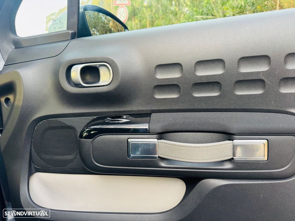Citroën C3 1.2 PureTech Shine - 35