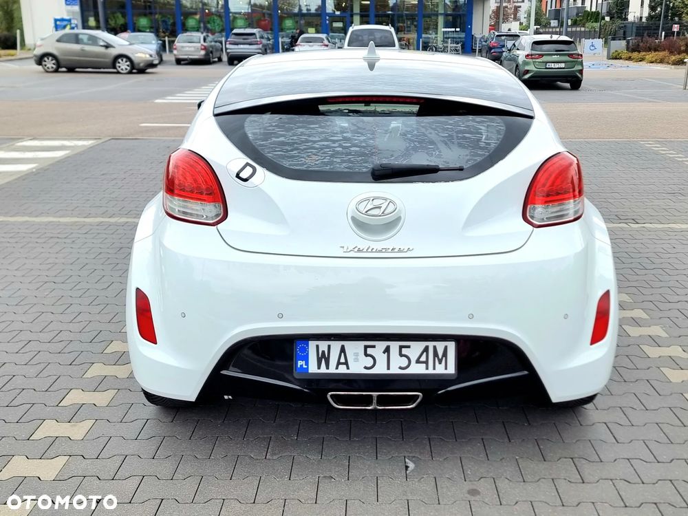 Hyundai Veloster 1.6 Style - 24