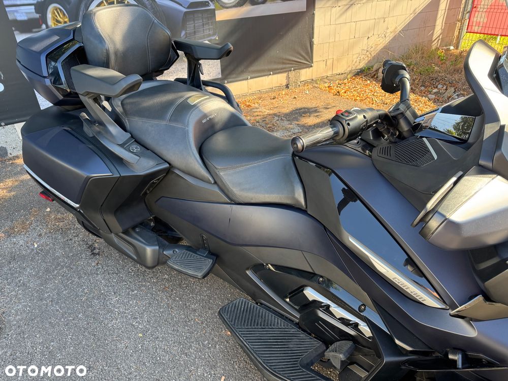 Can-Am Spyder - 6