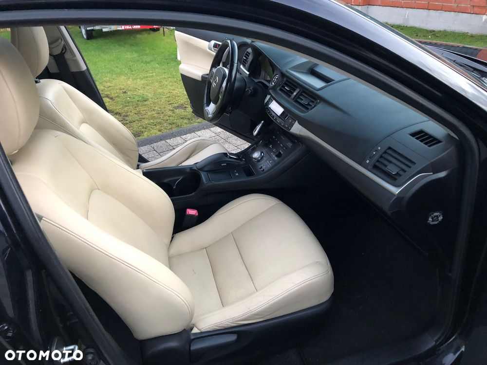 Lexus CT 200h Prestige - 12