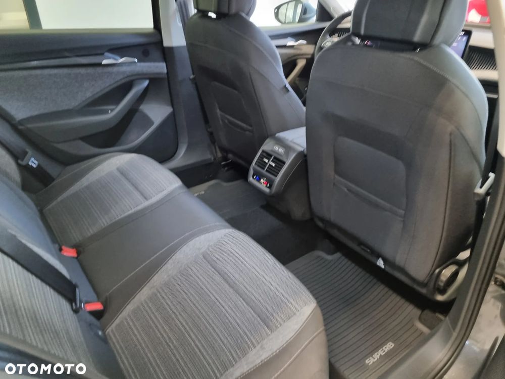 Skoda Superb 2.0 TSI Drive DSG - 27