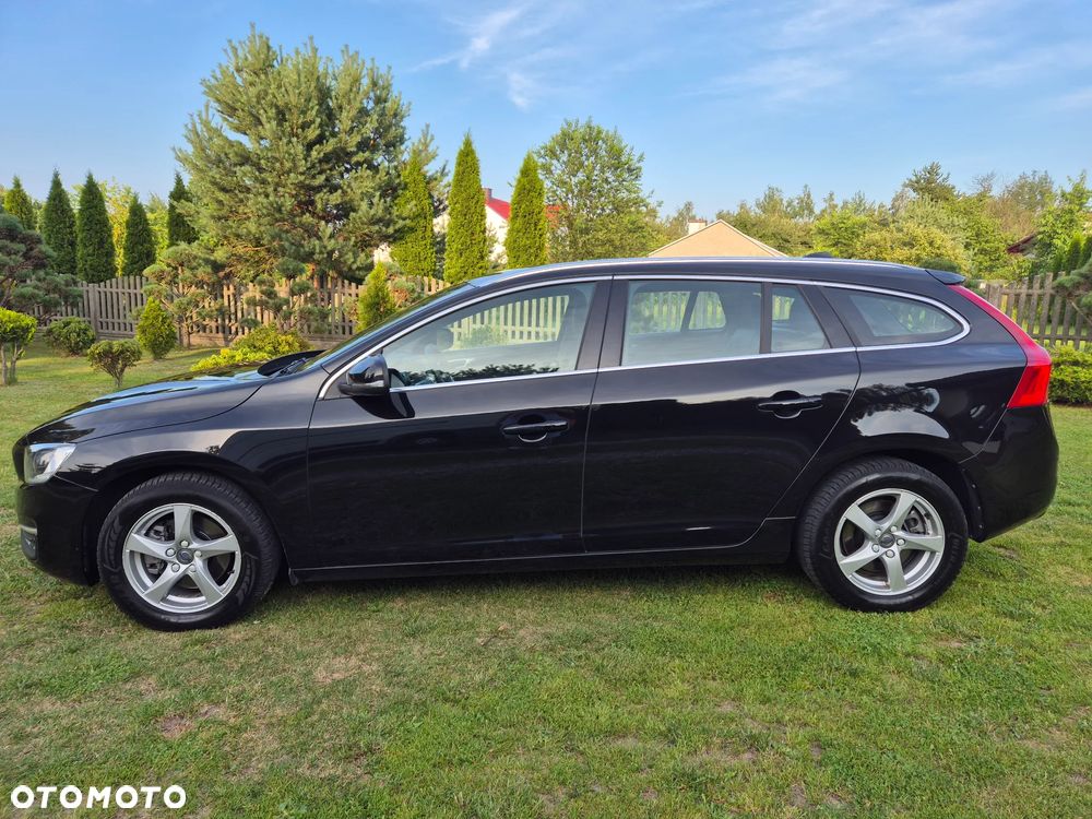 Volvo V60 D4 AWD Momentum - 4