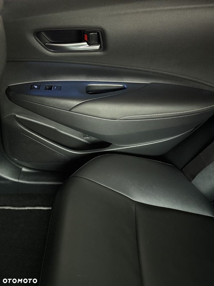 Toyota Corolla 1.8 Hybrid Executive - 29