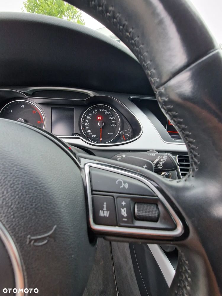 Audi A4 Avant 2.0 TDI Quattro S tronic - 28