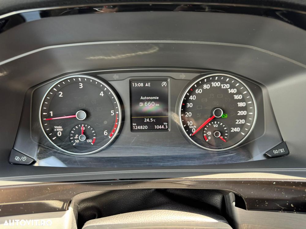 Volkswagen Multivan - 8