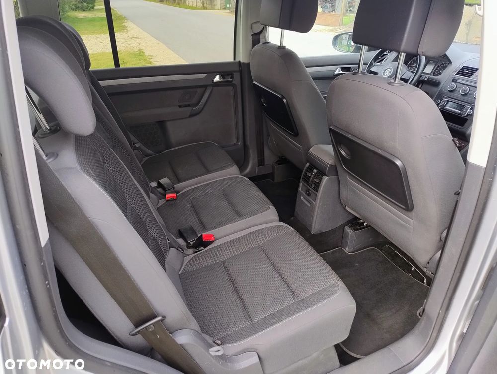 Volkswagen Touran 1.4 TSI Conceptline - 17
