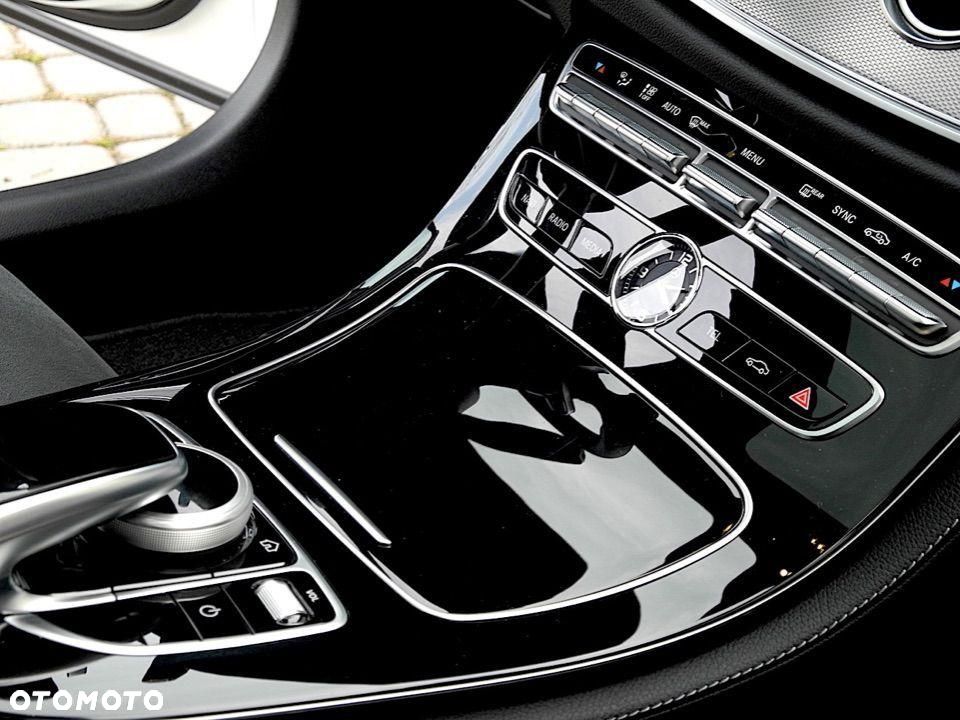 Mercedes-Benz Klasa E 220 d 4-Matic 9G-TRONIC - 20