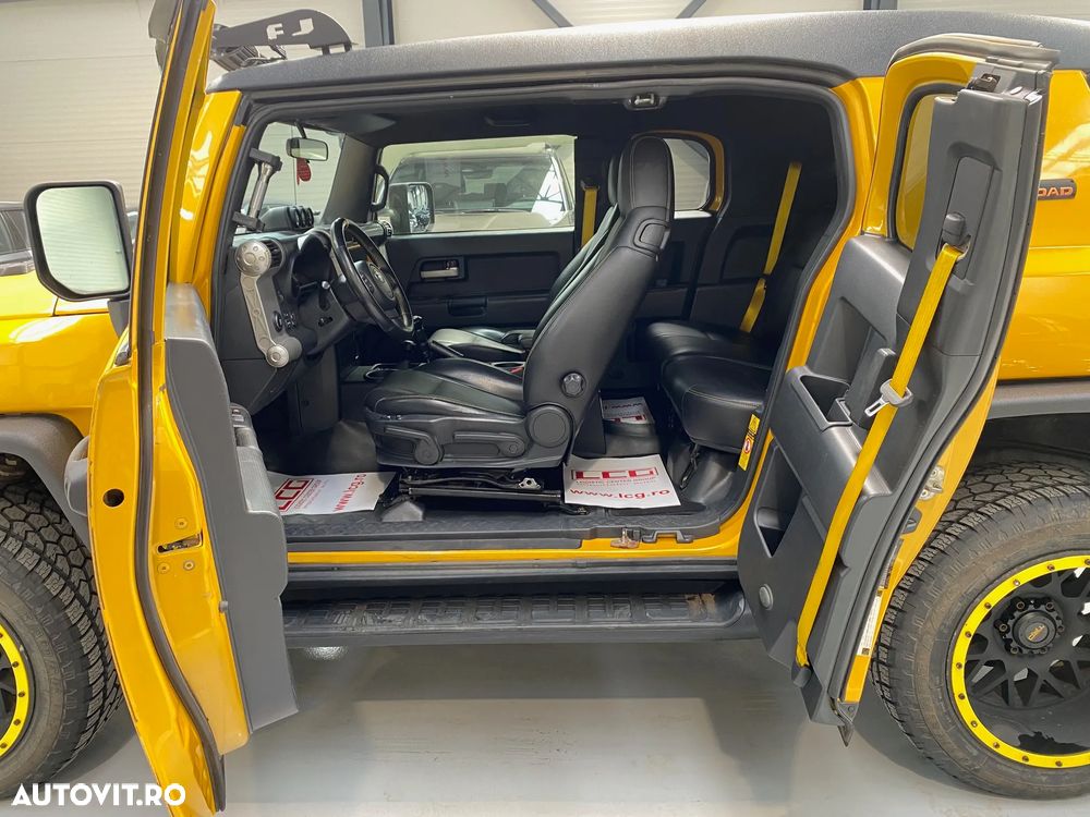 Toyota FJ - 17