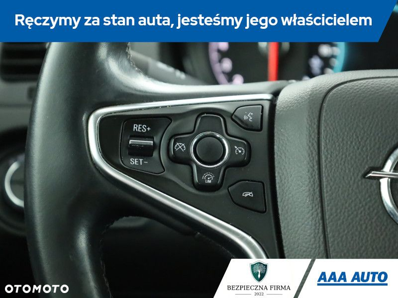 Opel Insignia - 16