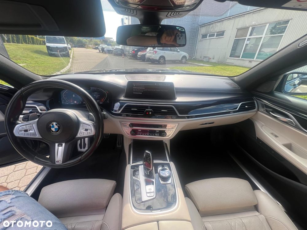 BMW Seria 7 740d xDrive - 12