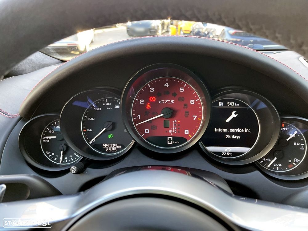 Porsche Cayenne GTS - 16