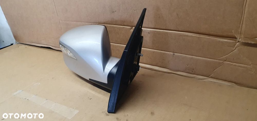 Lusterko zewnętrzne prawe 8 PIN Hyundai IX35 9S UK - 4