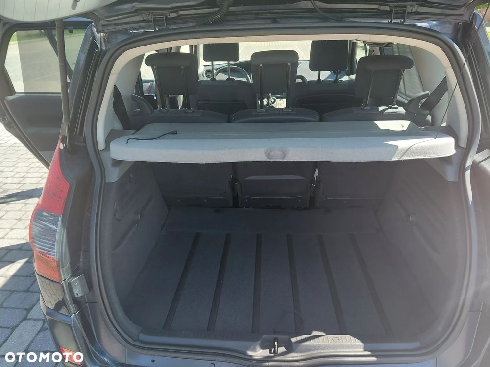 Renault Scenic 1.6 16V Confort Expression - 11
