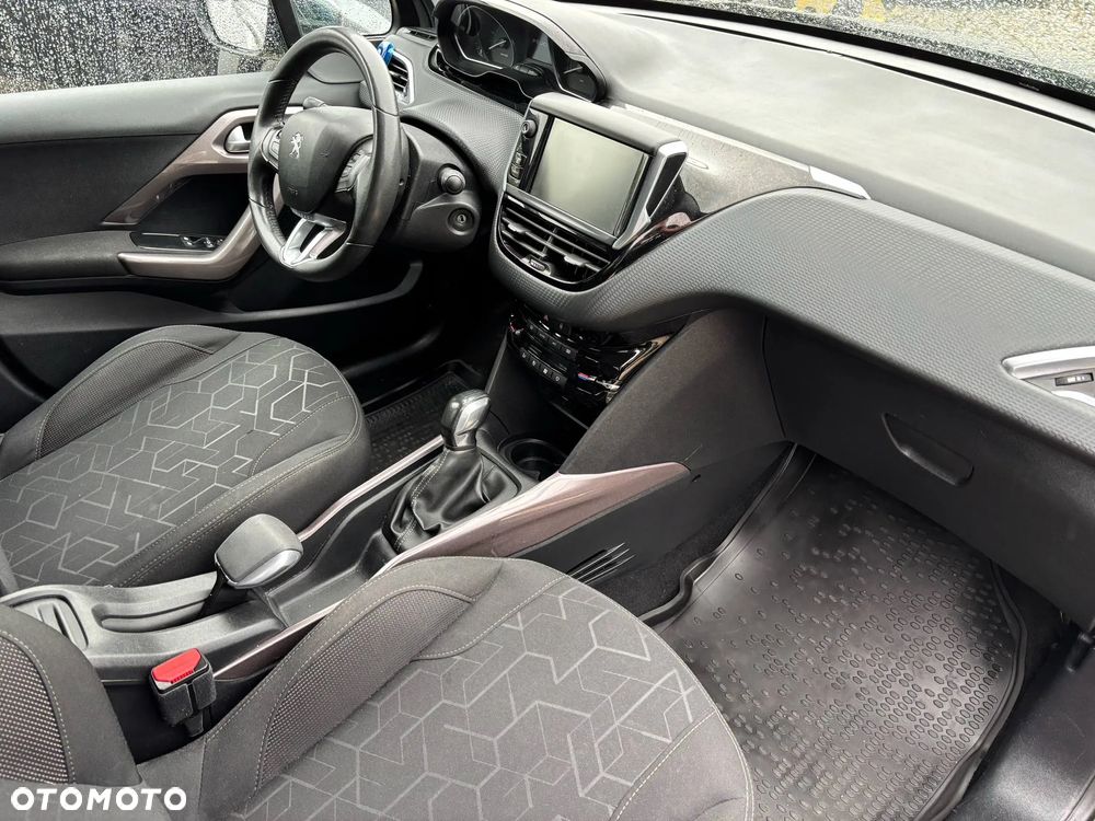 Peugeot 2008 1.6 BlueHDi Style - 7