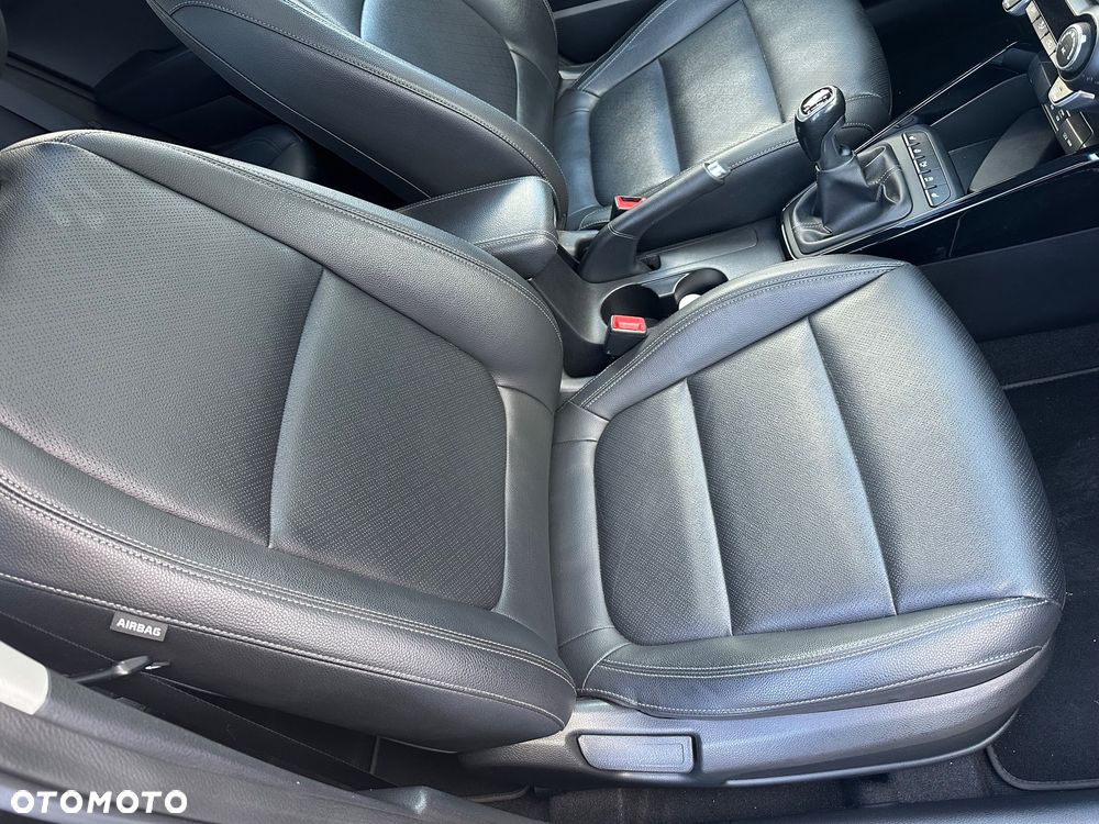 Kia Stonic - 34
