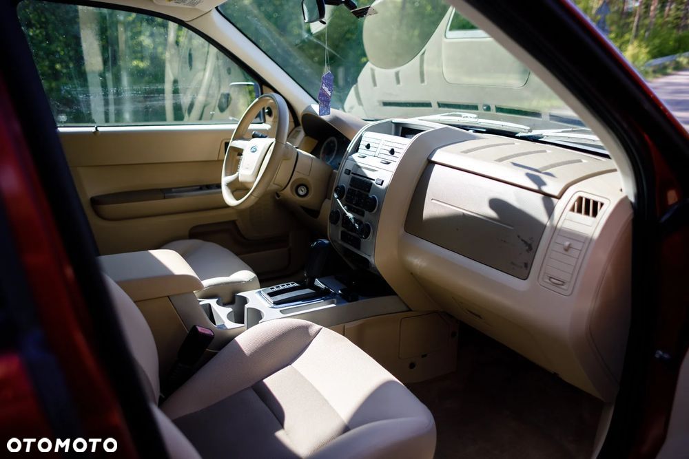 Ford Escape 3.0 XLT - 13