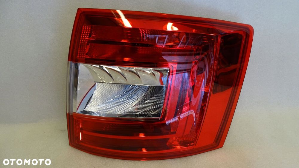 SKODA OCTAVIA III KOMBI 5E9 - lampa tylna prawa NOWA ORYGINAŁ !!! - 1